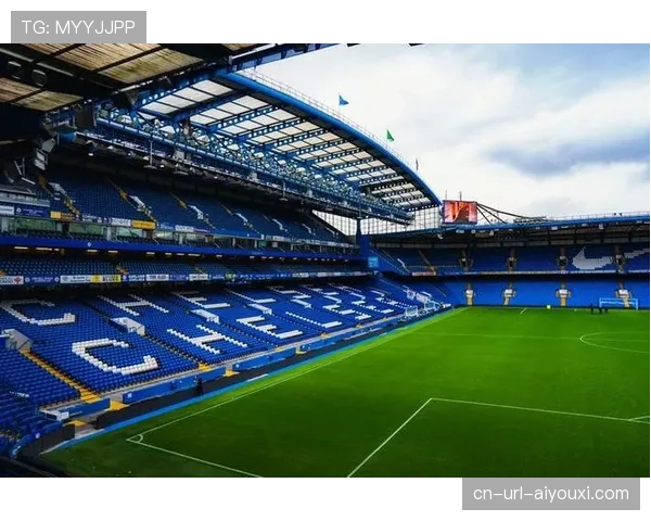 当VAR介入判定点球时,斯坦福桥球场大屏如何向观众展示分析过程 当VAR介入判定点球时,斯坦福桥球场大屏如何向观众展示分析过程